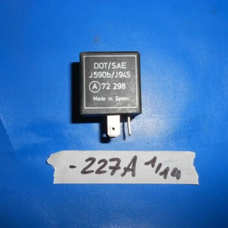 VW Golf / Scirocco / Passat / T2 Bus / T3 Bus  Blinker Relais  191953227 A