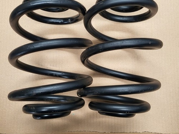 BMW Z4: E85 E86 Spiral Tonnen Fahrwerks Schrauben Feder HINTEN  rechts + links