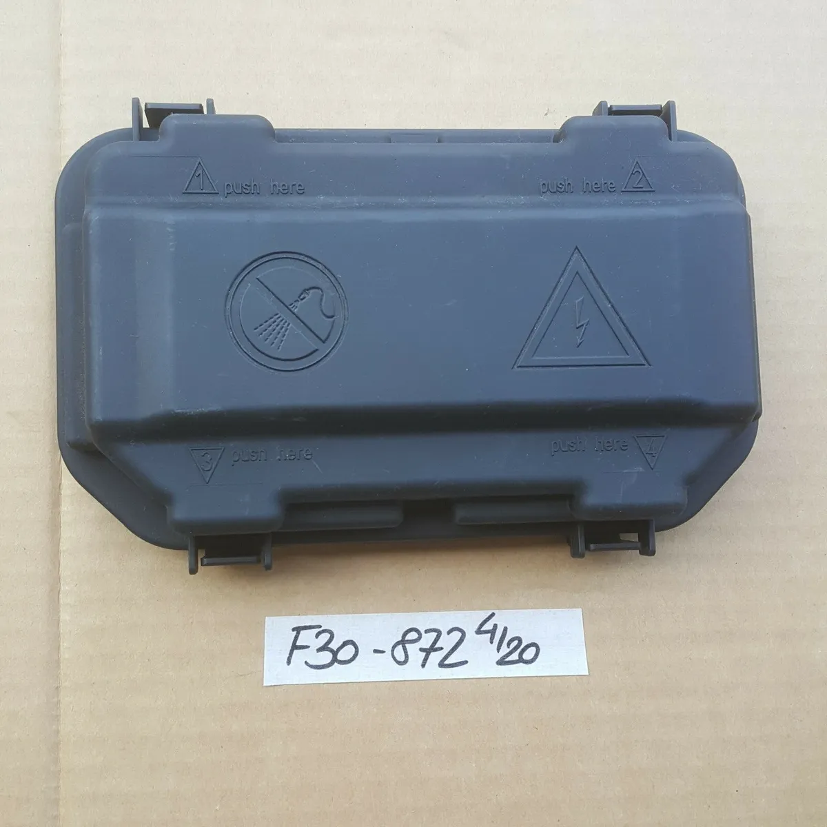 BMW F30 F31 F34 F20 F21 Deckel Steuergeräte Box Klappe Aufbewahrungsbox 9224872