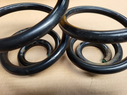 BMW Z4: E85 E86 Spiral Tonnen Fahrwerks Schrauben Feder HINTEN  rechts + links