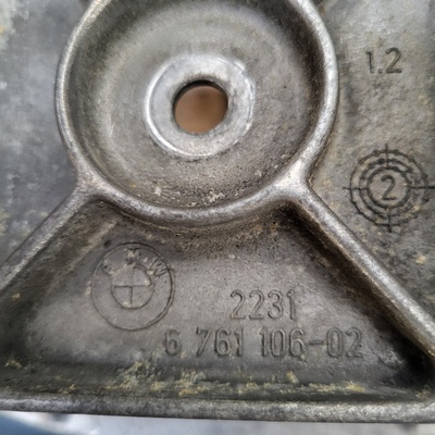 BMW  E60 / E61 Getriebe Halter / Getriebe Träger 6761106