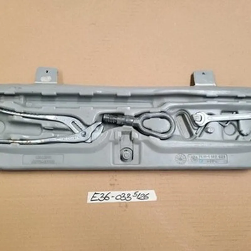 BMW E36 Werkzeugkasten  Werkzeug Box  1182033 Zange Maulschlüssel Abschleppöse