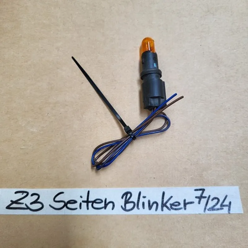 BMW Z3 Seiten Blinker Birne + Stecker Zusatzblinkleuchte im Kotflügel 
