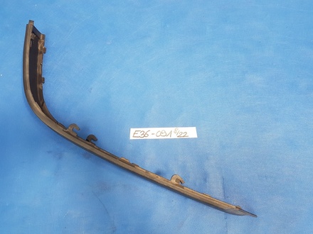 BMW E36 Compact  Zier Leiste Stoßstange Stossleiste Hinten links 8146091