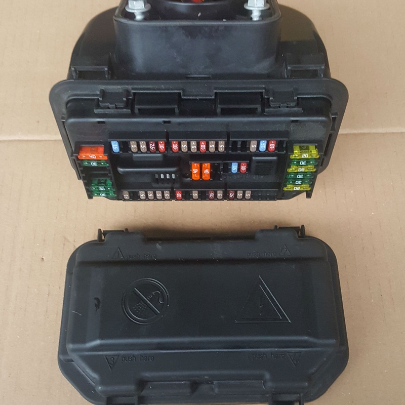 BMW F30 F31 F34 Deckel Sicherungskasten 9224872 mit Sicherungen