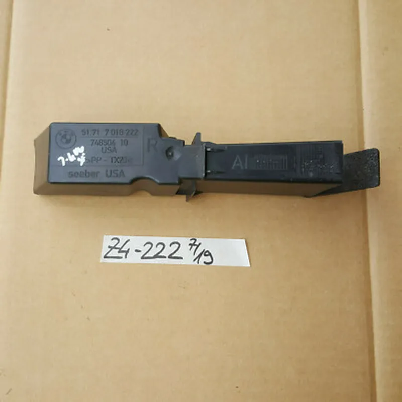 BMW Z4  E85  E86 Wasserablauf Frontscheibe A-Säule rechts 7018222