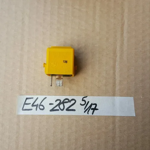 BMW E46 Verbindungsstecker / Relais gold gelb  hinter Handschuhkasten 8366282