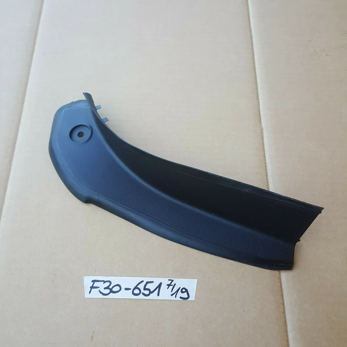 BMW F30 F35 Heckdeckel Leiste Kofferraum Ablauf Blende Wasserrinne links 7290651
