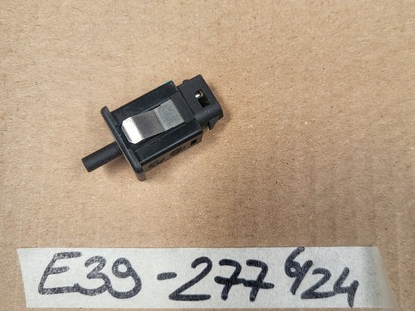 BMW E36 E38 E39 E60 E61 E63 E64 Schalter Kontaktschalter Handschuhfach 1388277