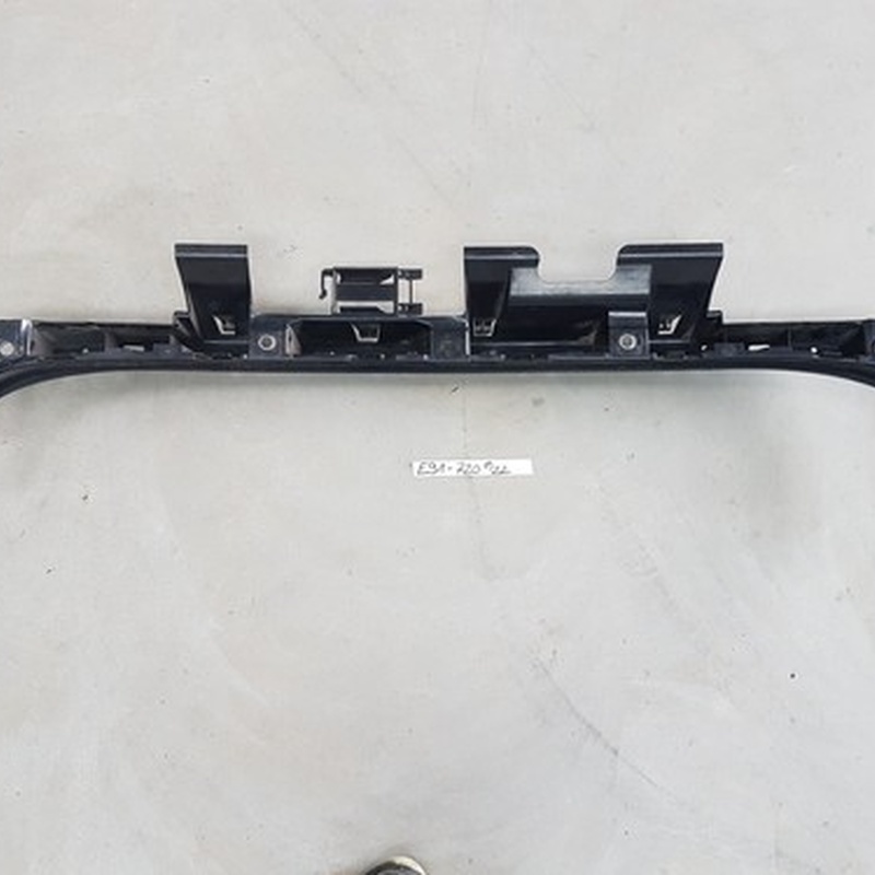 BMW E91 LCI Halter Stossfänger Führung Stoßstange Mitte hinten 7127720