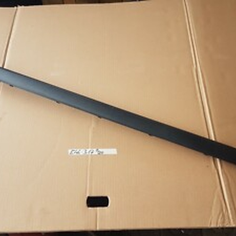 BMW E46 Limousine Leiste Blende Stossleiste Stossfänger hinten Mitte 8195317 