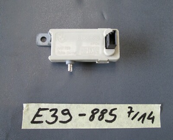 BMW E39 Touring Antennenverstärker / TV Verstärker Seitenscheibe links 8368885