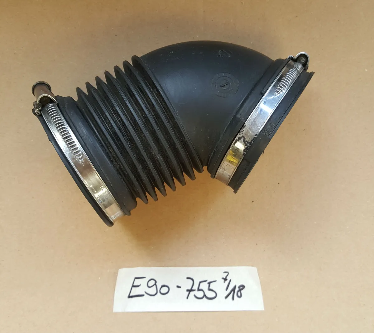 BMW E90 E91 E92 E81 E82 E87 E88  N46 Faltenbalg Ansauggeräuschdämpfer 7532755