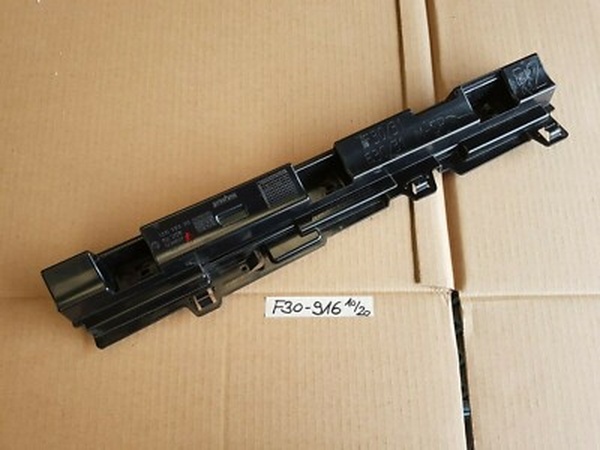 BMW F30 F31 F35 F80 Halteleiste Schweller Halter Leiste rechts 7256916