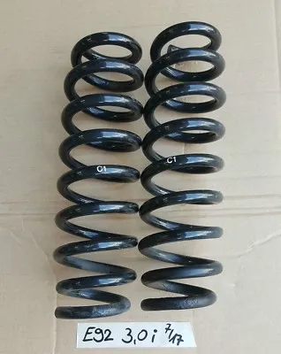 BMW E90 E92 Fahrwerksfedern Schrauben Spiral Feder HINTEN rechts links 330i