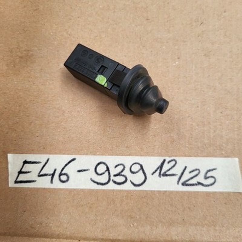 BMW E46 X3 E83 E90 E91 E92 E60 E61  Tank Deckel Feder Anschlag Puffer 8228939