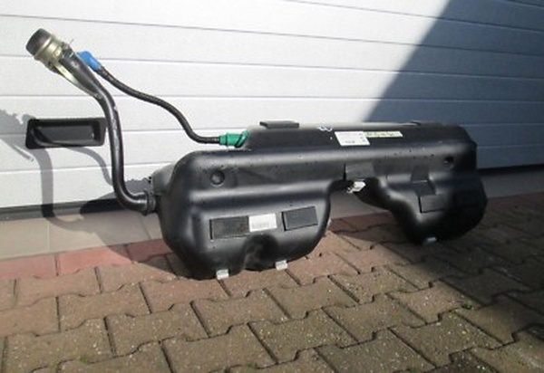 BMW Z4 E85 Kraftstoff  Benzin Tank Fueltank 6757920 Kraftstoff Behälter