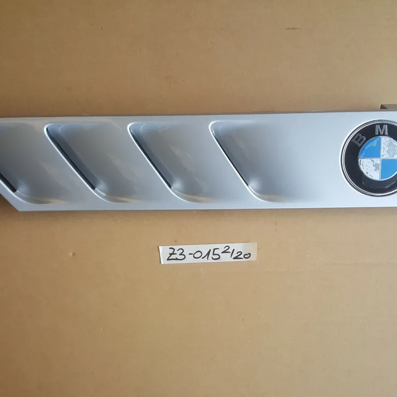 BMW Z3 Lufteinlass Ki​emen Ziergitter Motorhaube Titan Silber LINKS 8398015