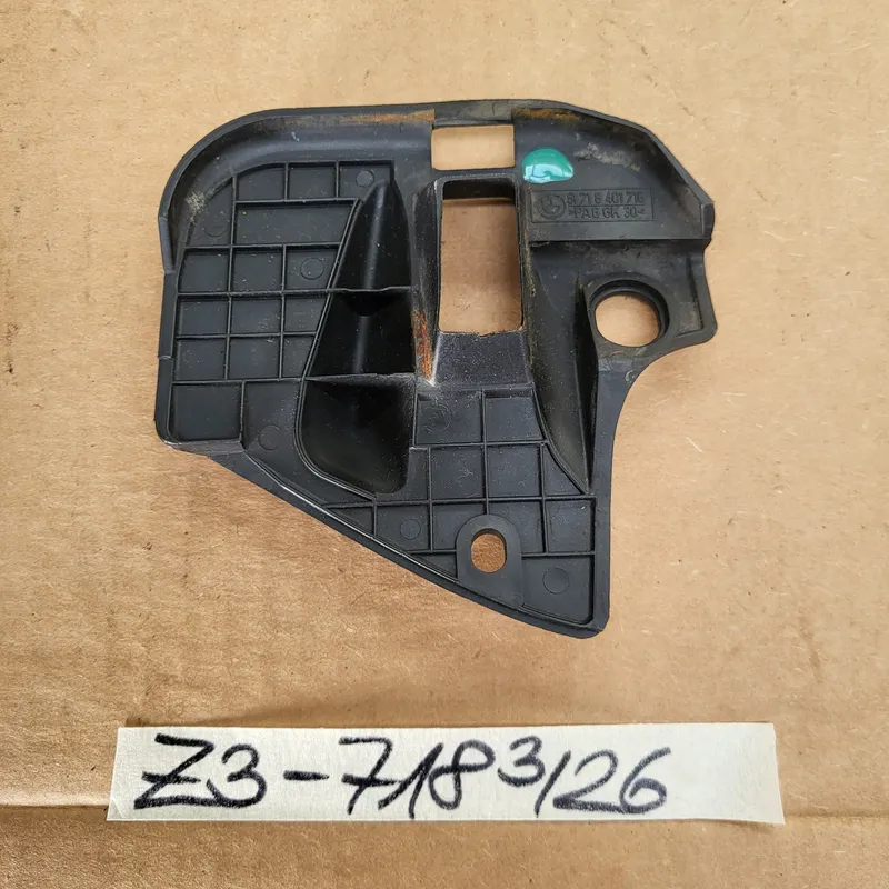 BMW Z3 Roadster Haubenschloss Gegenstück Abdeckung 8401718