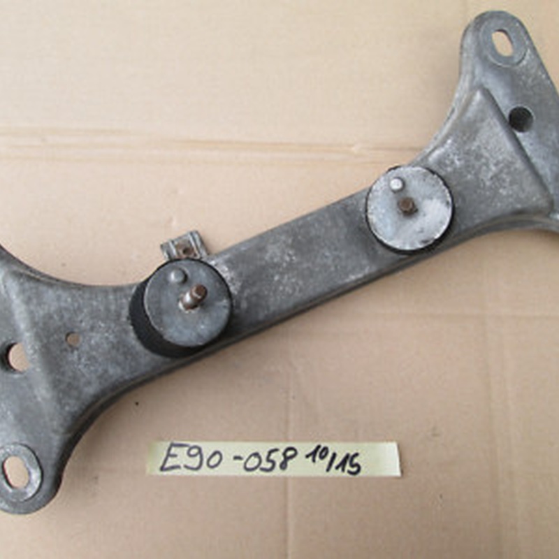 BMW E81 E82 E87 E88 E90 E91 E92 E93 Getriebe Täger Lager Konsole Halter 6778058