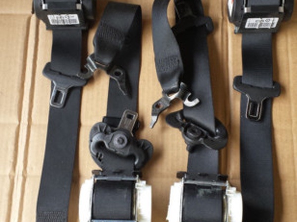 BMW E87 Sicherheitsgurt Set mit Kraftbegrenzer Obergurt Untergurt VORNE HINTEN