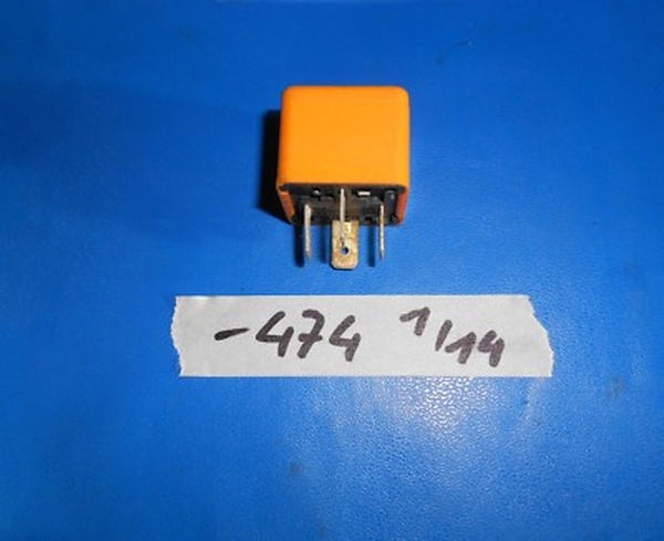 BMW E30 Limousine Relais 1376474