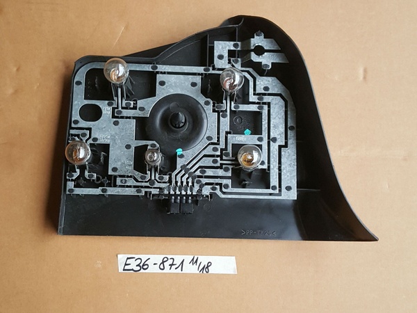BMW E36 Compact Platine Lampenträger hinten LINKS Leuchtmittelträger 8357871