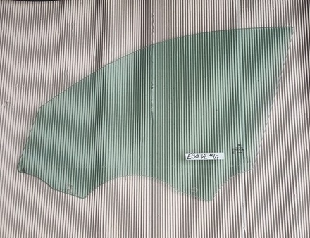 BMW E90 / E91 Seiten Scheibe Fahrer Seite Fenster Glas VORNE LINKS  ABHOLUNG