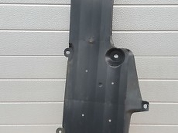 BMW Z4 E85 Schachtabdeckung 7134377 Unterbodenschutz  Schacht Abdeckung