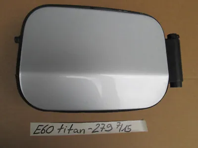 BMW E60 / E61 Tankdeckel Tank Klappe Tankverschluss silber + Abdecktopf 7034279