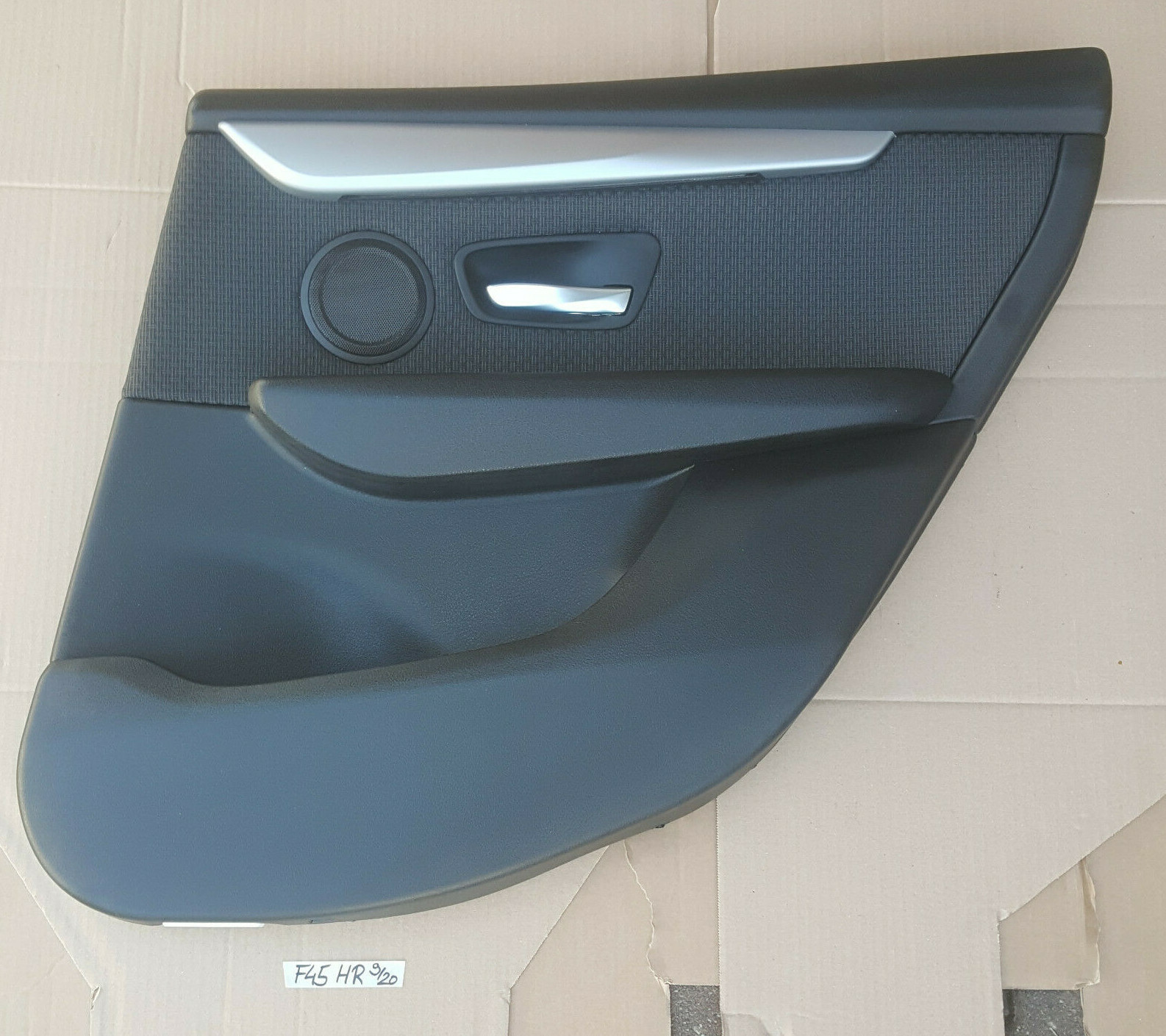 BMW F45 Tür Verkleidung HINTEN RECHTS Stoff Grid Anthrazit Lichtpaket ABHOLUNG – Bild 1