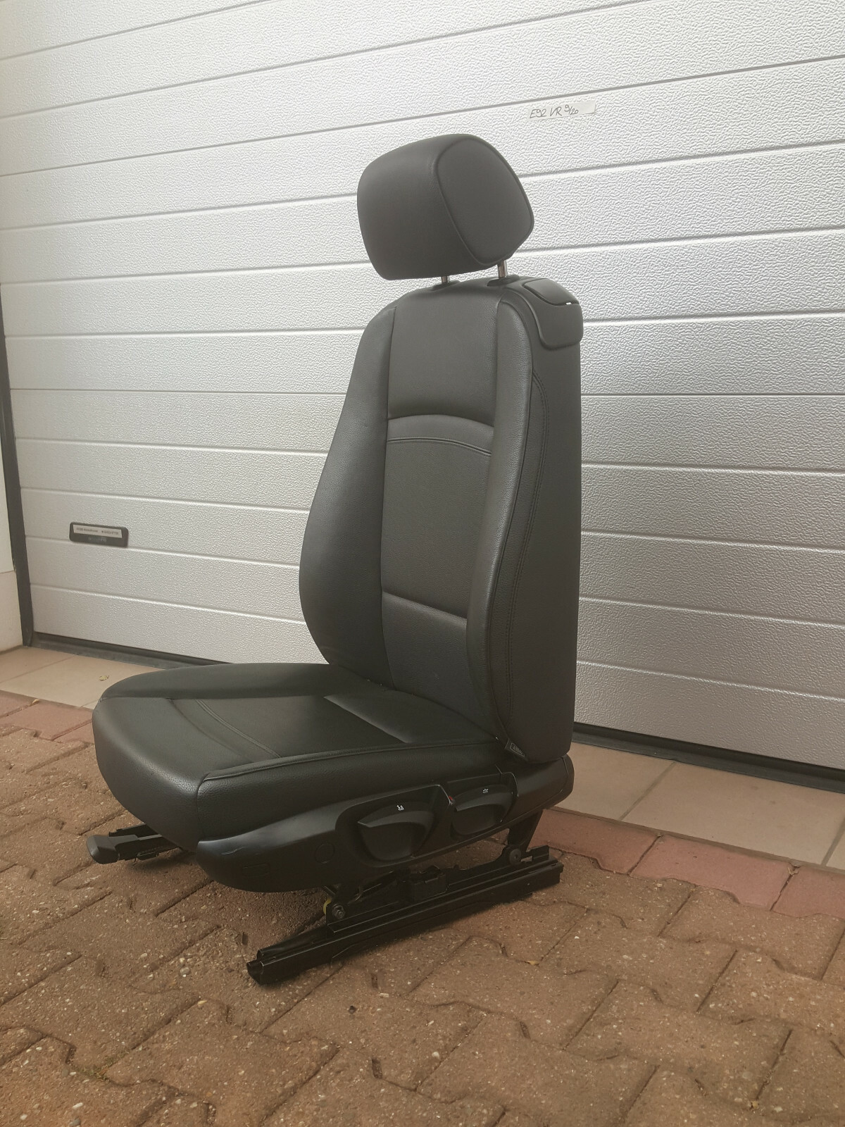 BMW E92 E93 Fahrer Sitz manuell Leder Dakota schwarz Gestell + Schiene + Airbag – Bild 3