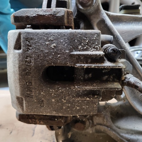 BMW E61 Achsschwinge Achsschenkel Stoßdämpfer Schwenklager HINTEN LINKS 6758715 – Bild 6