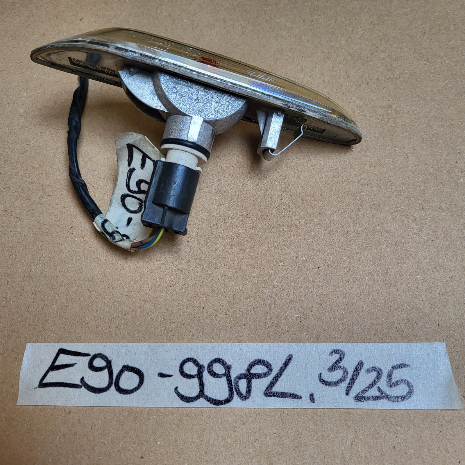 BMW E90 E91 Seiten Blinker Kotflügel VORNE LINKS Zusatzblinkleuchte 6932998 – Bild 2