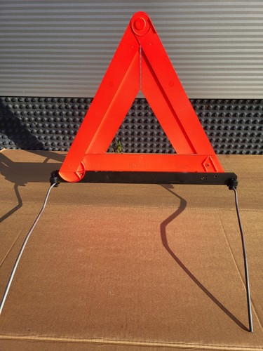 Warndreieck BMW E36 E46 E90 E91 E92 E81 E82 E87 E60 E61 Z3 Warn Dreieck 1092427 – Bild 2