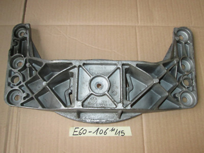 BMW E60 E61 Getriebetragbock Getriebe Aufhängung Träger Halter  6761108