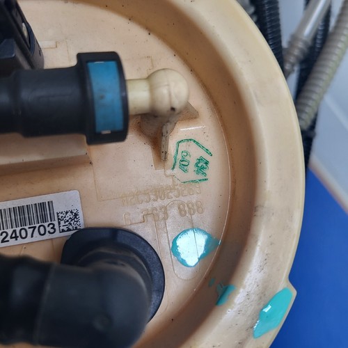 BMW E87 / E90 / E91 / E92 / E93 Tankgeber für Diesel Pumpe Tankeinheit 6763888