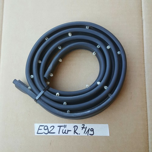 BMW E92 E93 Tür Dichtung unten Fugenabdichtung rechts  7119094 – Bild 1