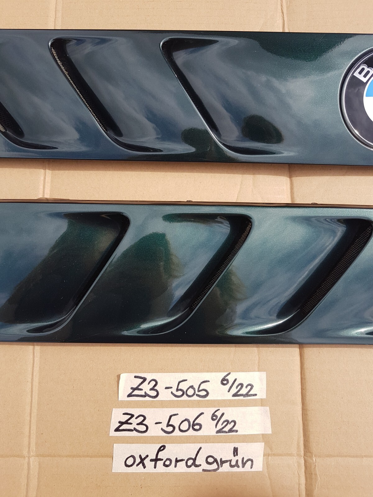 BMW Roadster Z3 Lufteinlass Ki​emen Ziergitter Motorhaube oxford grün R+L – Bild 4