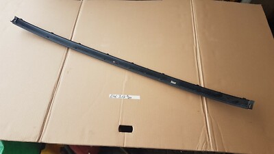 BMW E46 Limousine Leiste Blende Stossleiste Stossfänger hinten Mitte 8195317  – Bild 2