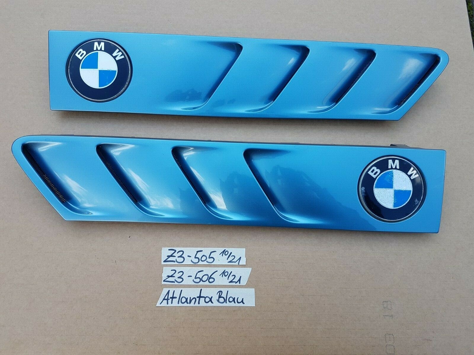 BMW Z3 Roadster Lufteinlass Ki​emen Ziergitter Motorhaube Atlanta blau R+L – Bild 1