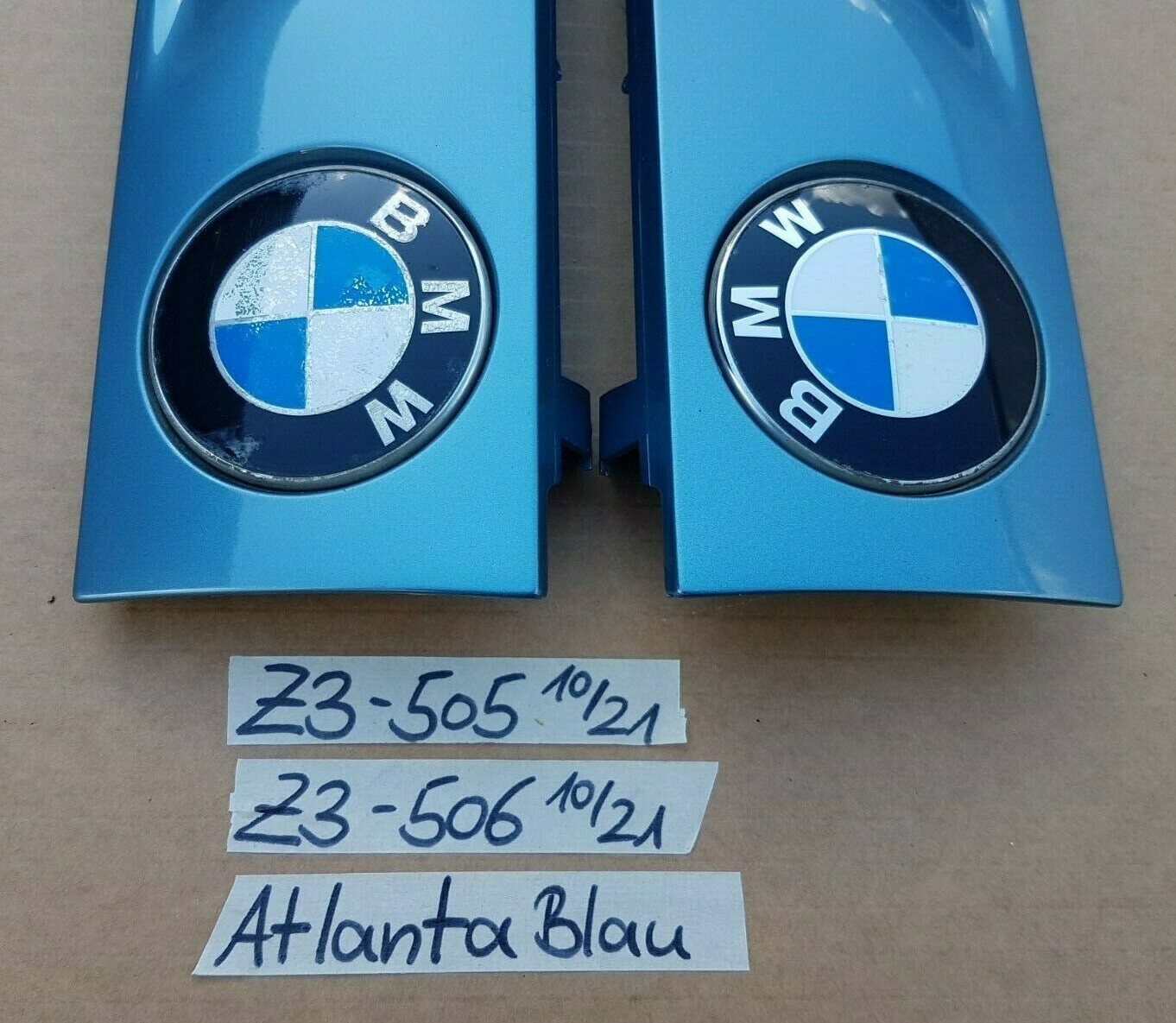 BMW Z3 Roadster Lufteinlass Ki​emen Ziergitter Motorhaube Atlanta blau R+L – Bild 3