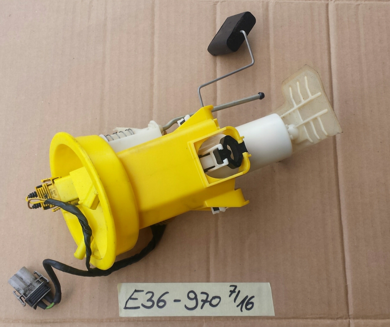 BMW E36 Benzin Pumpe Kraftstoff Pumpe Fördereinheit gelb 1183970 – Bild 1