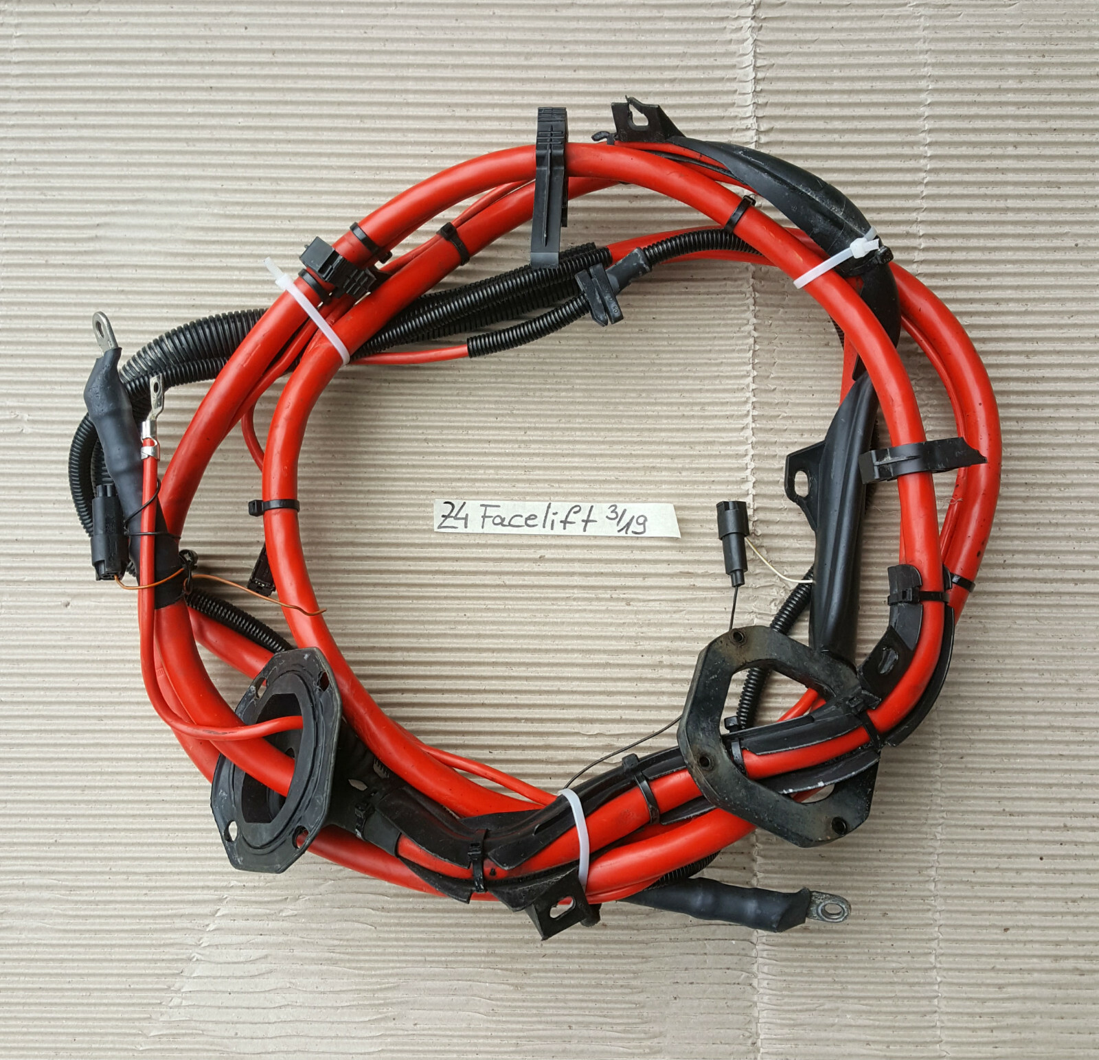 BMW Z4 E85 Pluskabel Leitung Batterie Kabel Unterflur – Bild 1