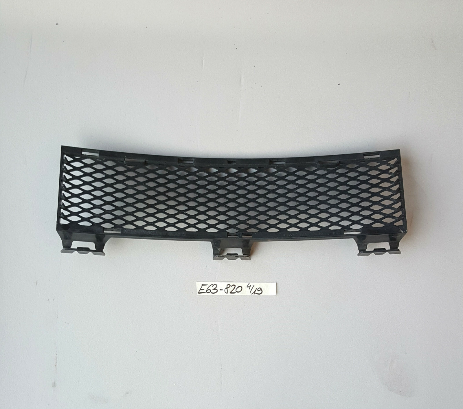 BMW 6er E63 E64 Gitter Stoßstange Verkleidung VORNE Mitte 7008820