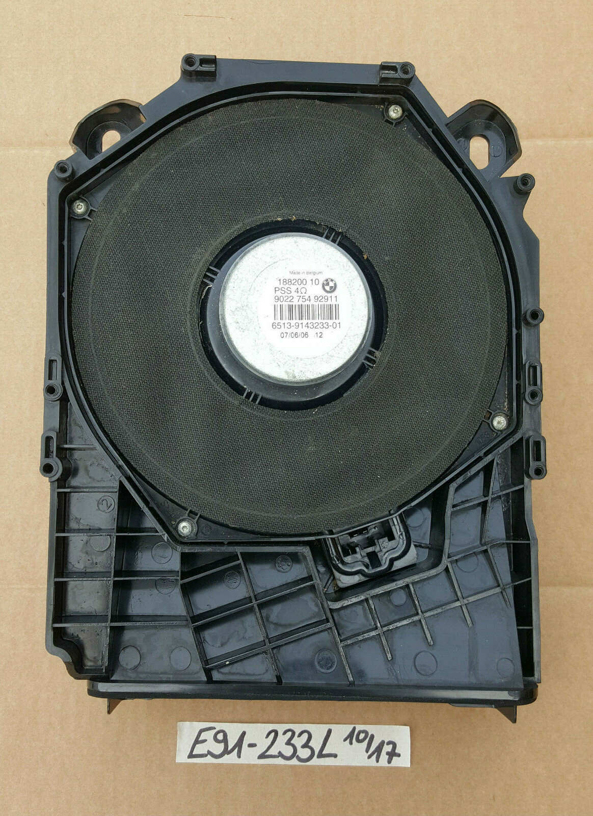 BWW E90 / E91 / E92 / E81 / E87 Lautsprecher Box HiFi Zentralbass LINKS 9143233