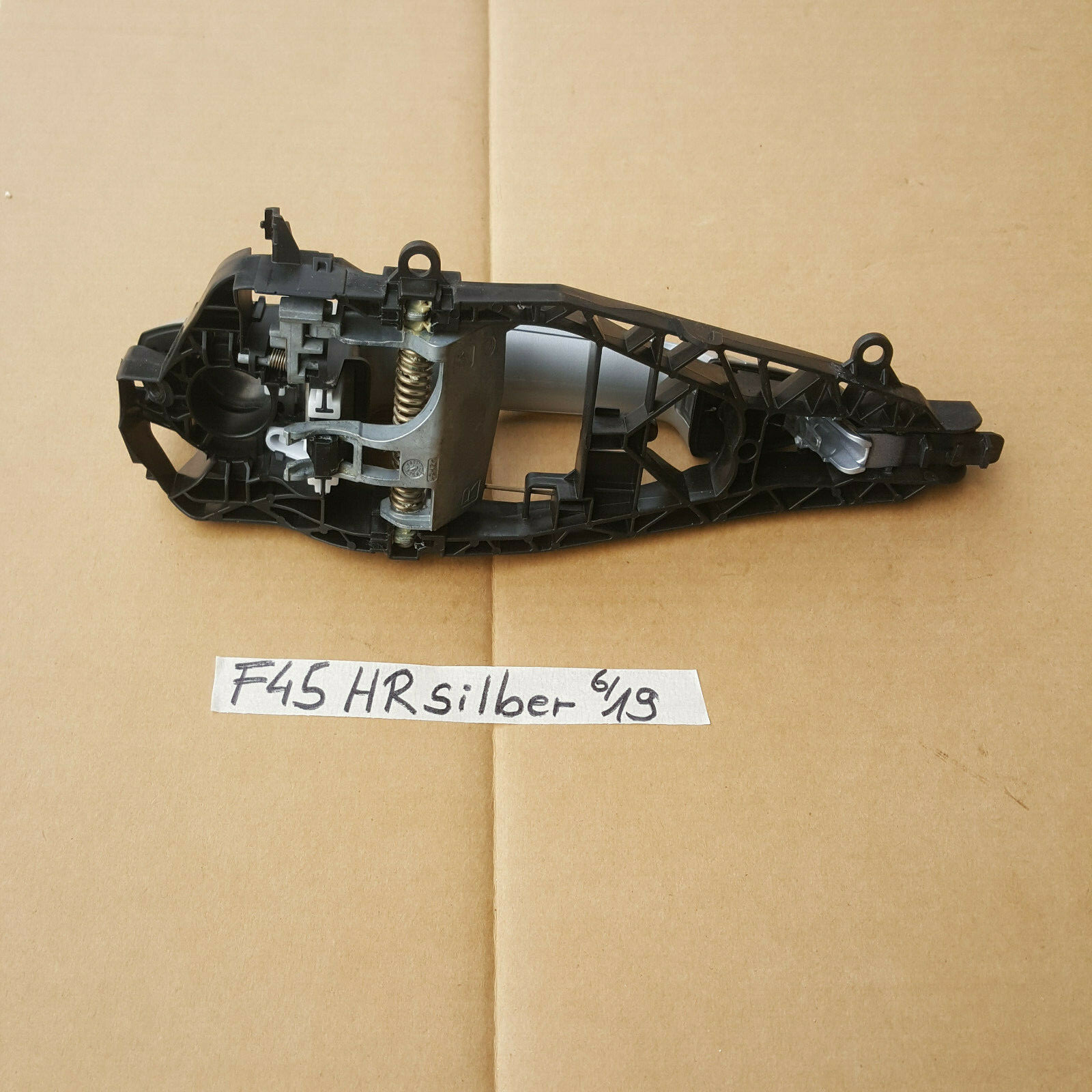 BMW 2er F45 F46 X1 F48 Tür Griff aussen HINTEN RECHTS Glacier Silber A83 