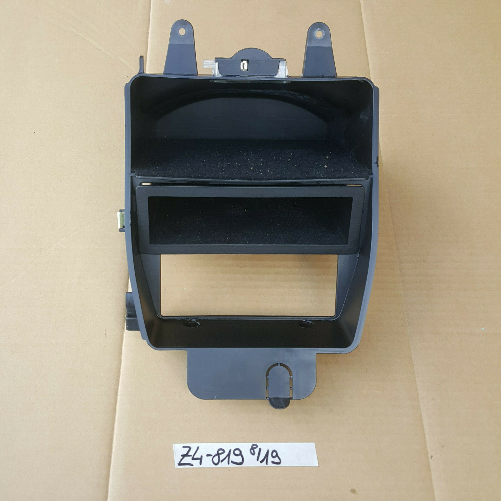 BMW Z4 E85 Ablage Mittelkonsole Box Rahmen Ablagefach HINTEN 7043819 – Bild 1