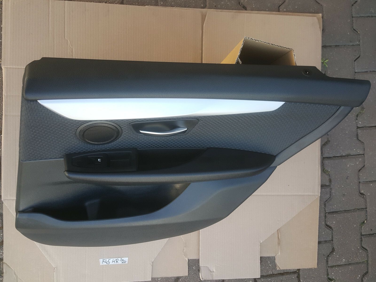 BMW F45 Tür Verkleidung HINTEN RECHTS Stoff Grid Anthrazit Lichtpaket ABHOLUNG 