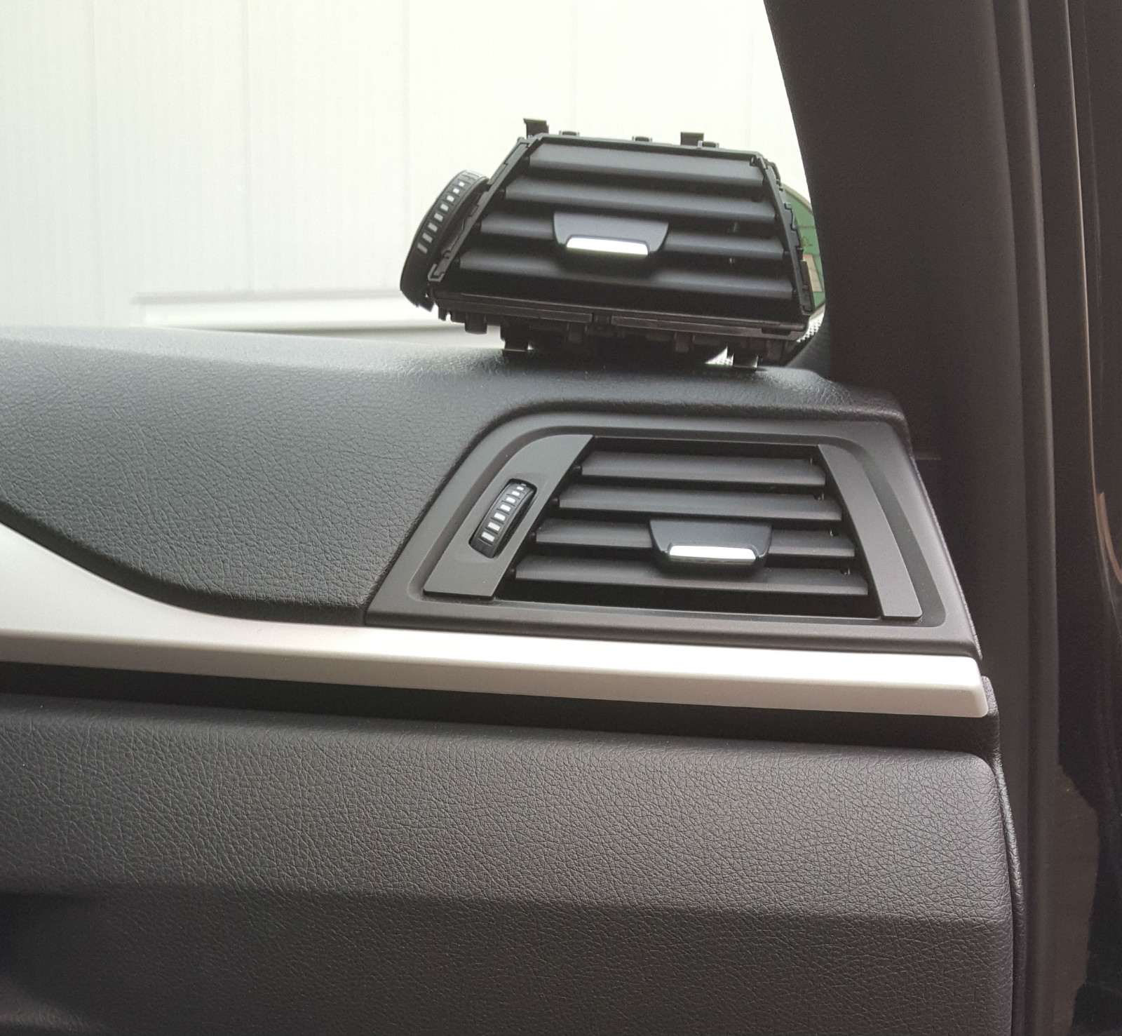 BMW F30 F31 F34 F80 Frischluft Grill RECHTS Lüftung Luft Düse 9231995